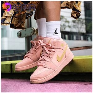 Air Jordan 1 Mid Coral/Stardust